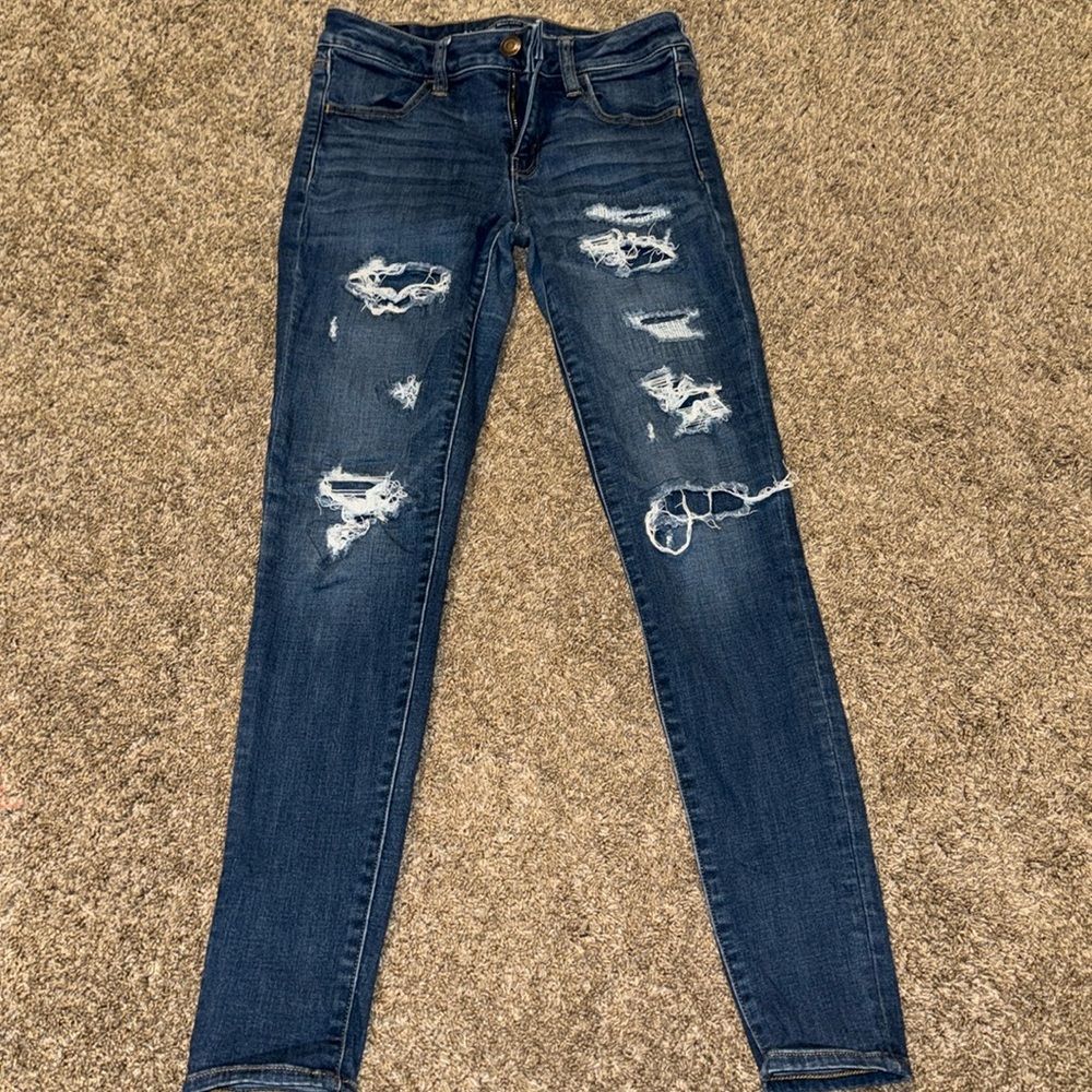 AE jeans size 2 excellent condition.